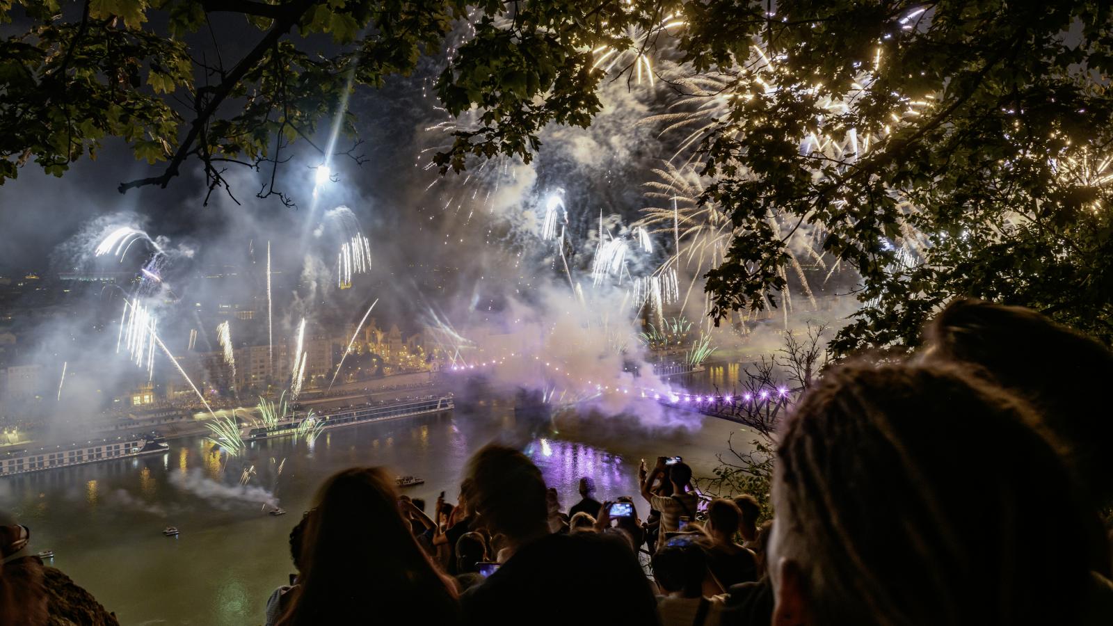  3,6 milliárd-ba került a tűzijáték, ami most a fiatal Magyarország első néhány évtizedét mesélte el