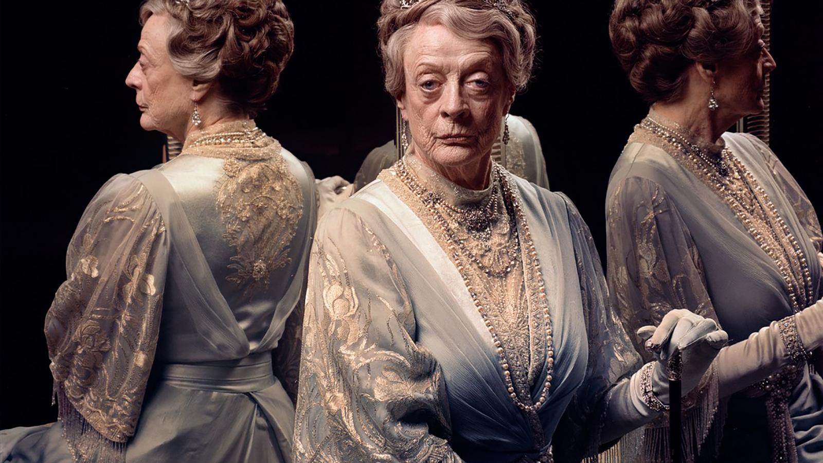 Maggie Smith színésznő, aki a sorozat legendás özvegy karakterét alakította, 2024-ben hunyt el