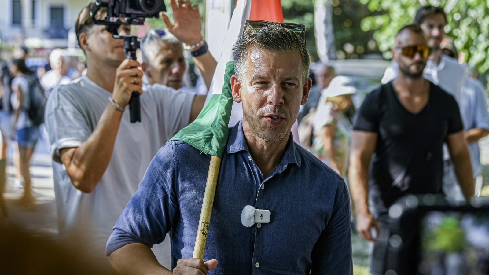 Magyar Péter
és a Tisza Párt
országjárásának
a sikere rávilágít
arra, hogy a
kistelepülések
lakói többé nem
tekinthetők
megvásárolható
szavazógépnek
egyetlen hatalom
számára
sem