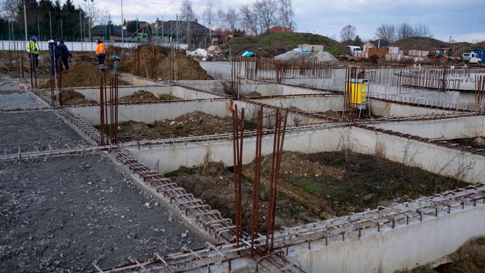 Nagyjából 6-7 milliárdot már elköltöttek, de sok eredménye nincs