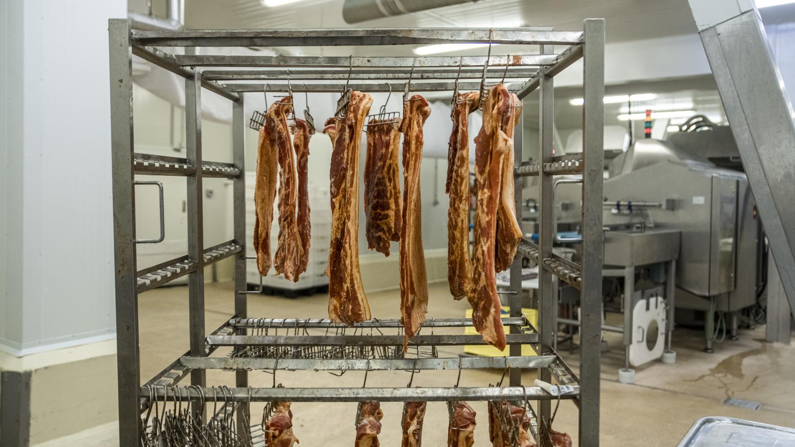 A gyárakból kikerülő termékek drágulása a boltokban is látható