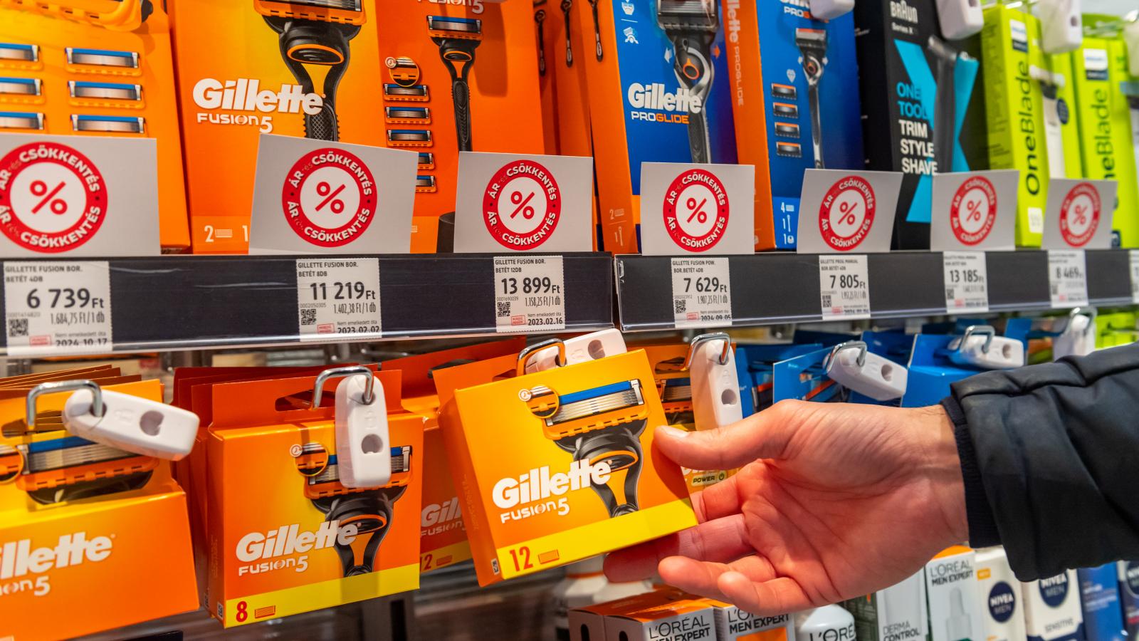 A polcokon mutatós, de az Országos Kereskedelmi Szövetség továbbra is károsnak tartja az árrésstop minden elemét