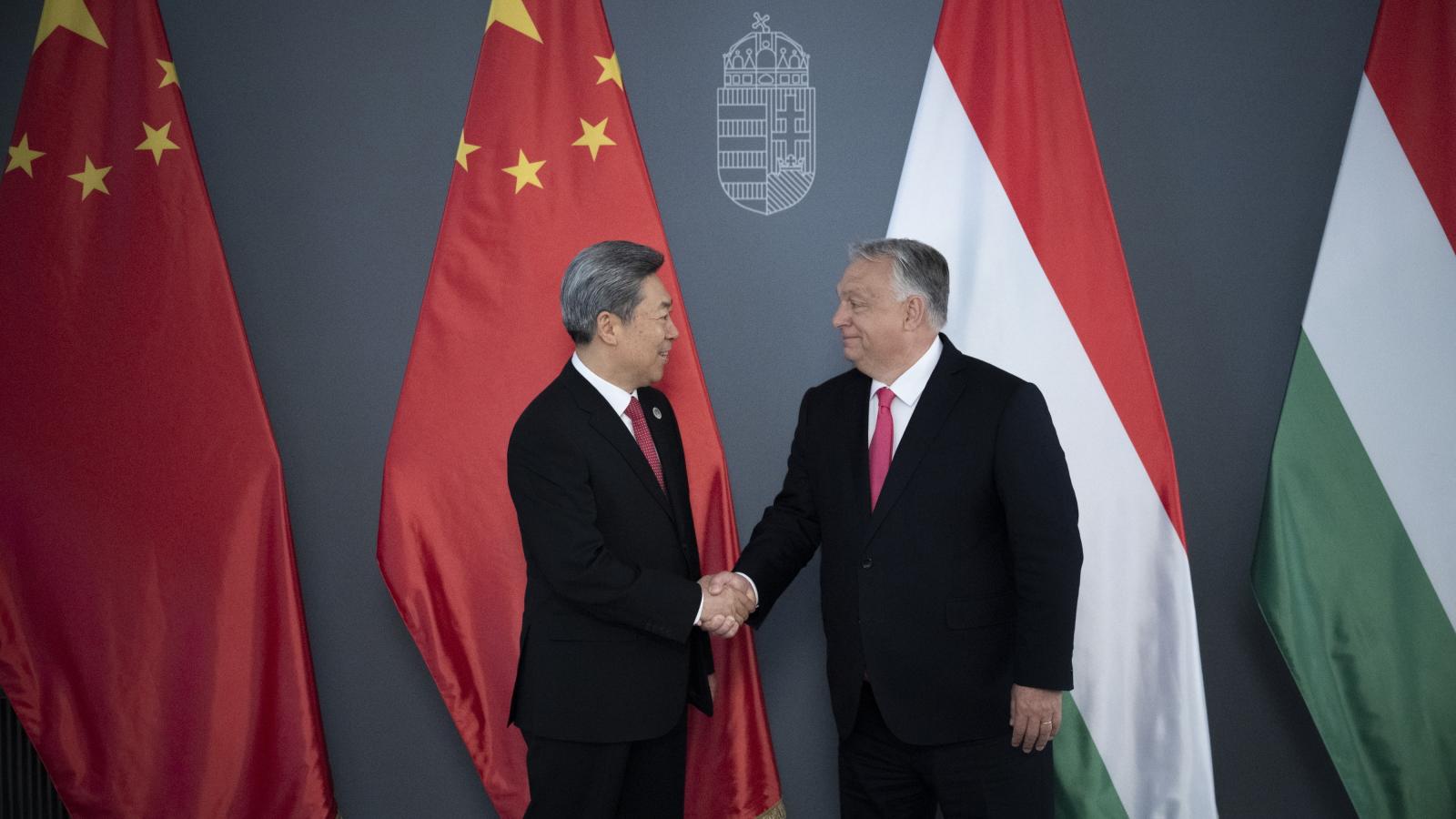 Orbán Viktor miniszterelnök fogadja Csen Ven-csinget, a Kínai Kommunista Párt Központi Politikai és Jogi Bizottságának titkárát a Karmelita kolostorban