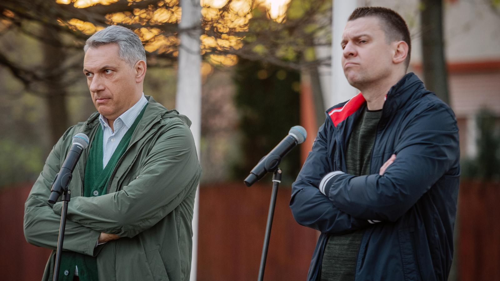 Lázár János és Menczer Tamás tart utcafórumot 2025. április 4-én Pátyon
