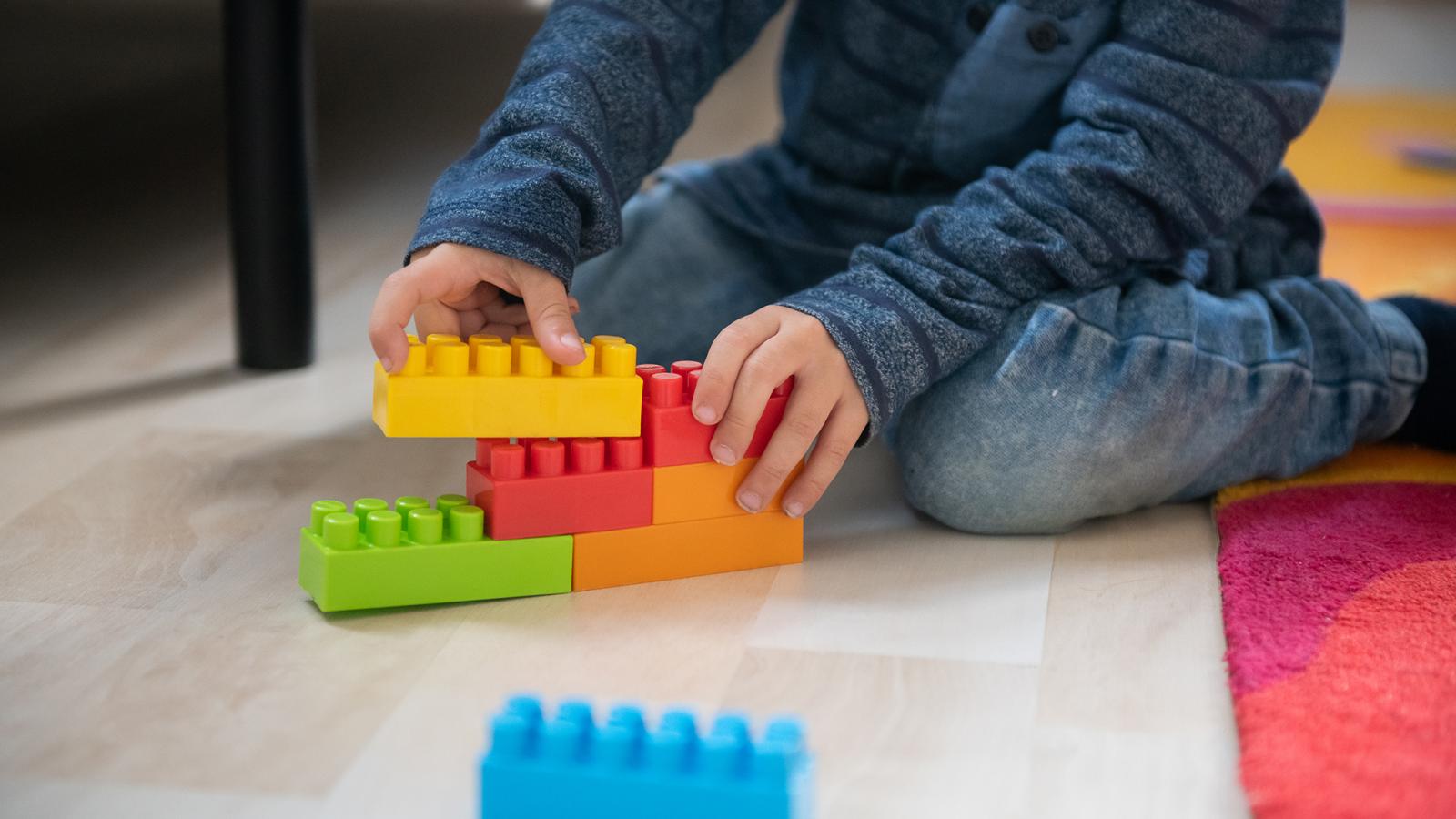 Egymásra rakódnak a problémák, és sorra merülnek fel kételyek a gyermekvédelmi rendszer megfelelő működésével kapcsolatban