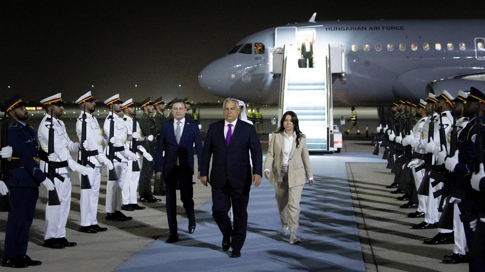 Orbán Viktor miniszterelnök megérkezik Abu-Dzabiba 2025. szeptember 11-én