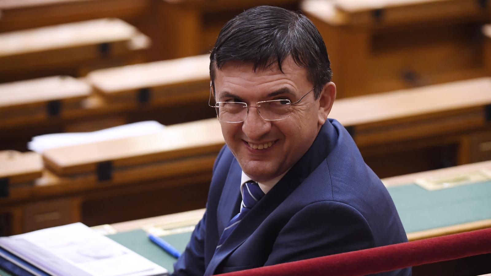 Domokos László megbízása december végéig szól. Ha nincs megállapodás a főváros és a kormány között, addig nem húzza ki a főváros