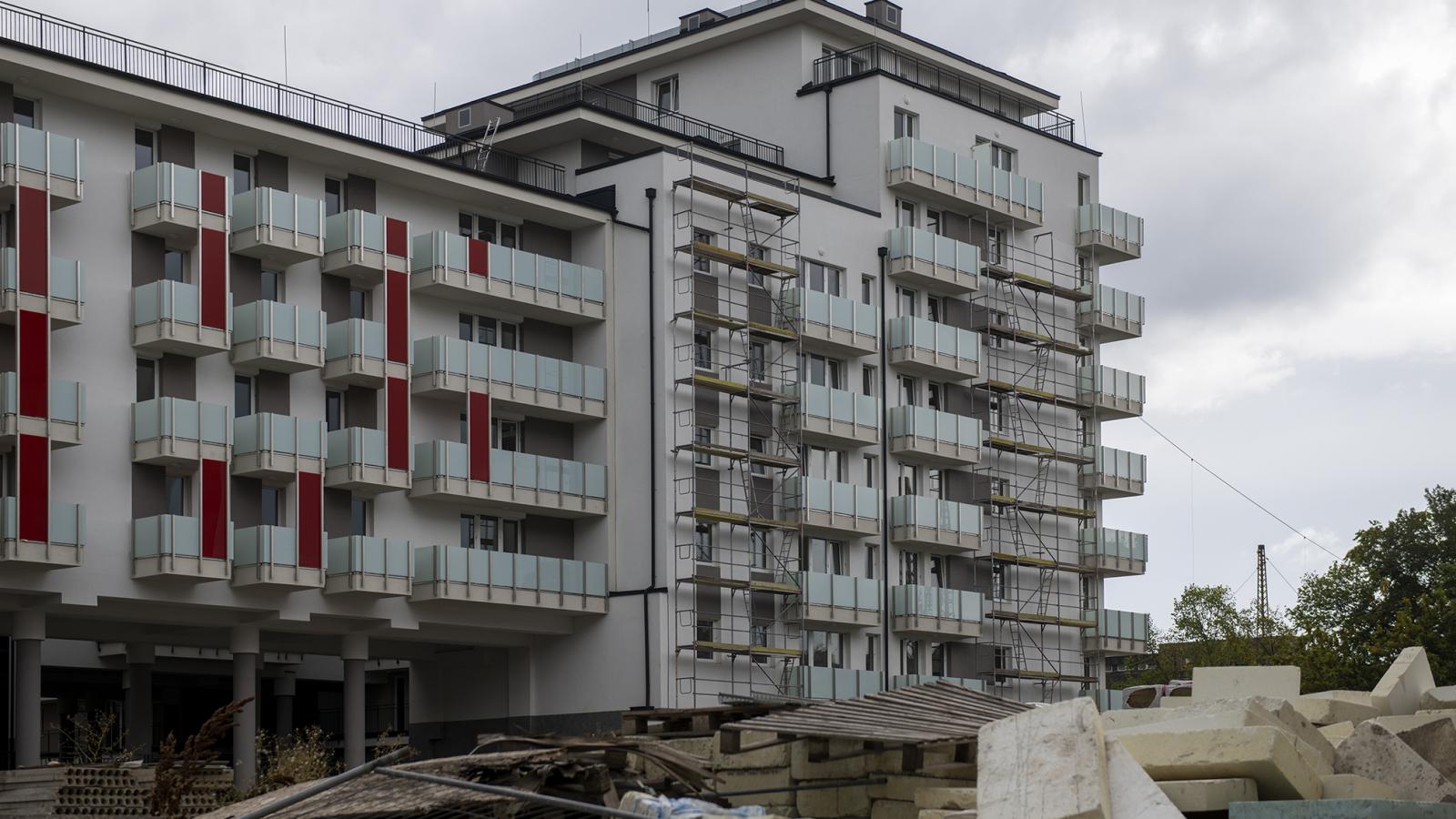 Az építőipar örülhet a szélesre tárt ajtóknak, mert aki eddig gondolkodott, az most a jelek szerint elindul a kedvezményes hitelért