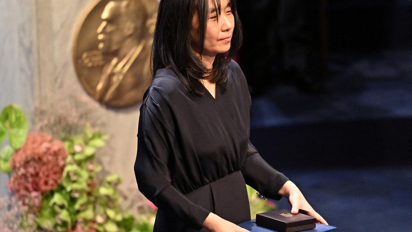 A dél-koreai író 2024. december 10-én vette át az irodalmi Nobel-díjat