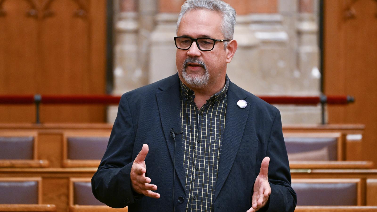 Arató Gergely az Országgyűlés plenáris ülésén szeptember 23-án 