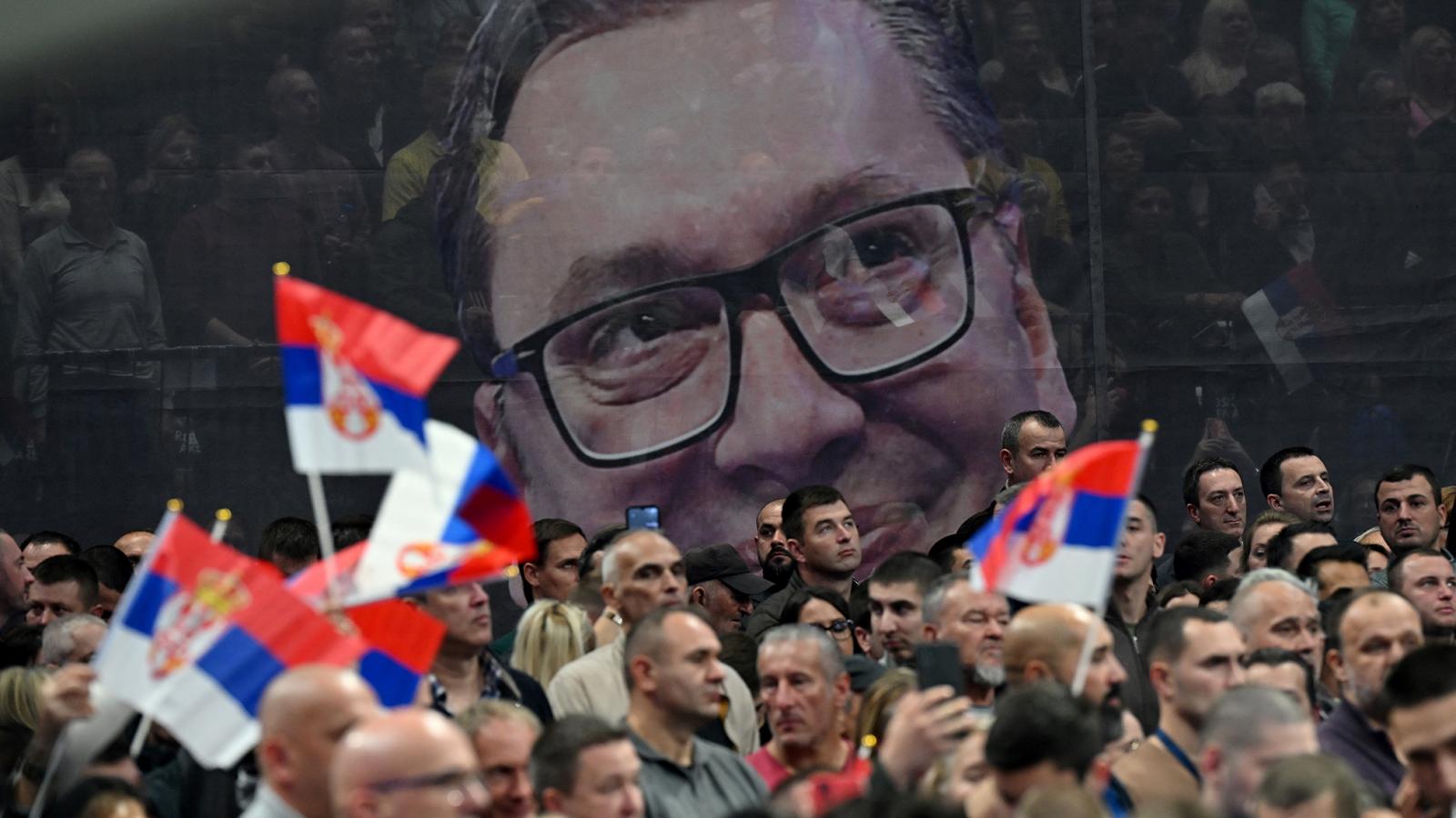 Vucic és az SNS számára komoly presztízsveszteséggel érne fel az EPP-ből való esetleges kizárás