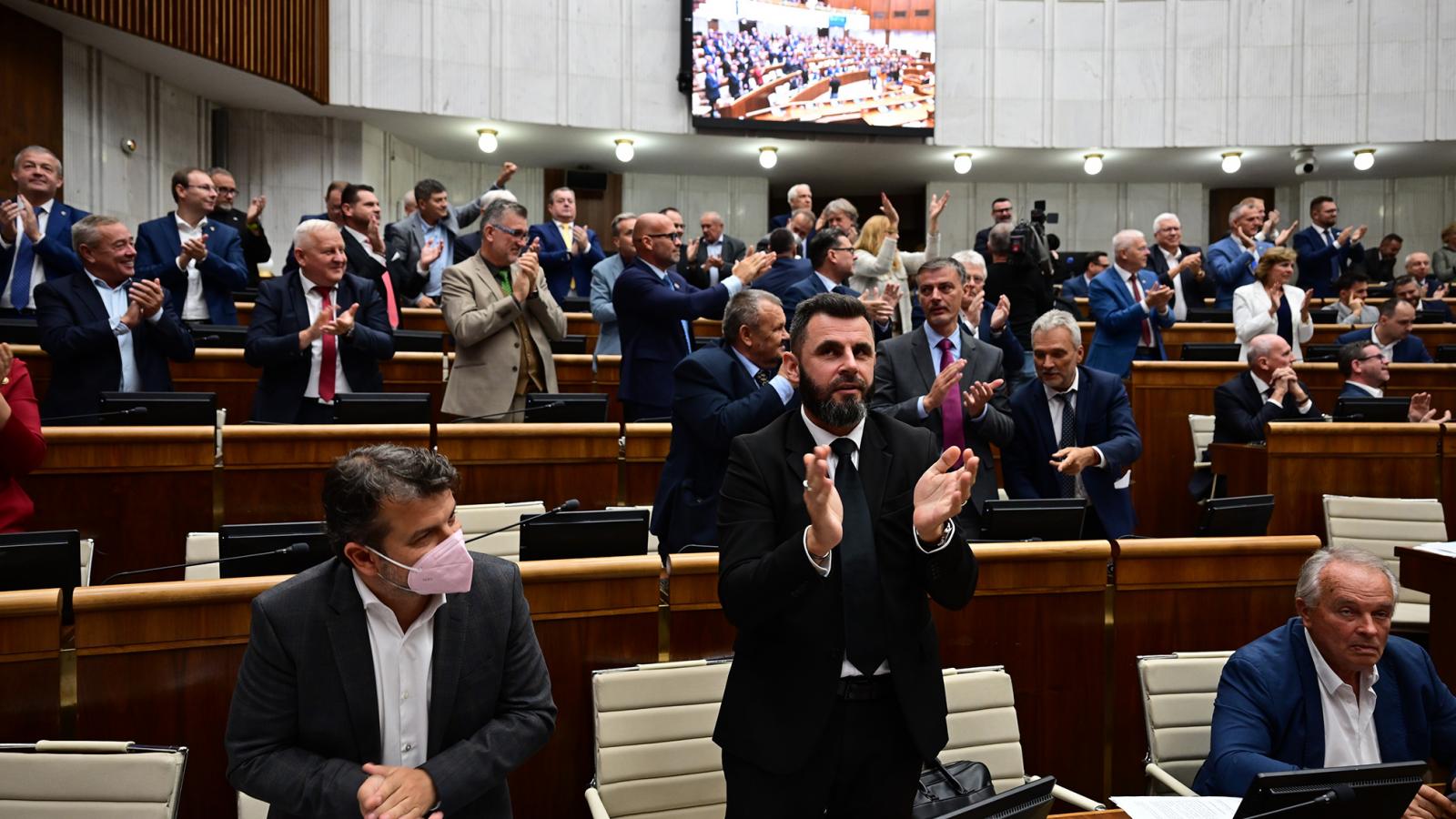 Taps pénteken a pozsonyi parlamentben az alkotmánymódosítás elfogadása után