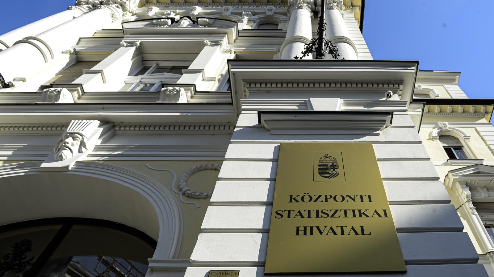 Székhely. Nincsenek elkényeztetve a munkatársak