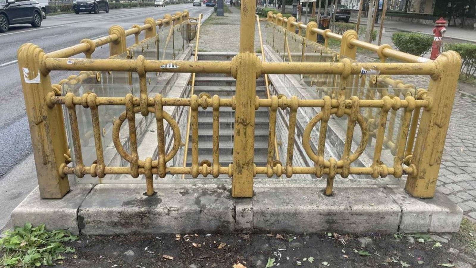 A Navalnij-emlékhely hűlt helye az Andrássy úton szeptember 27-én