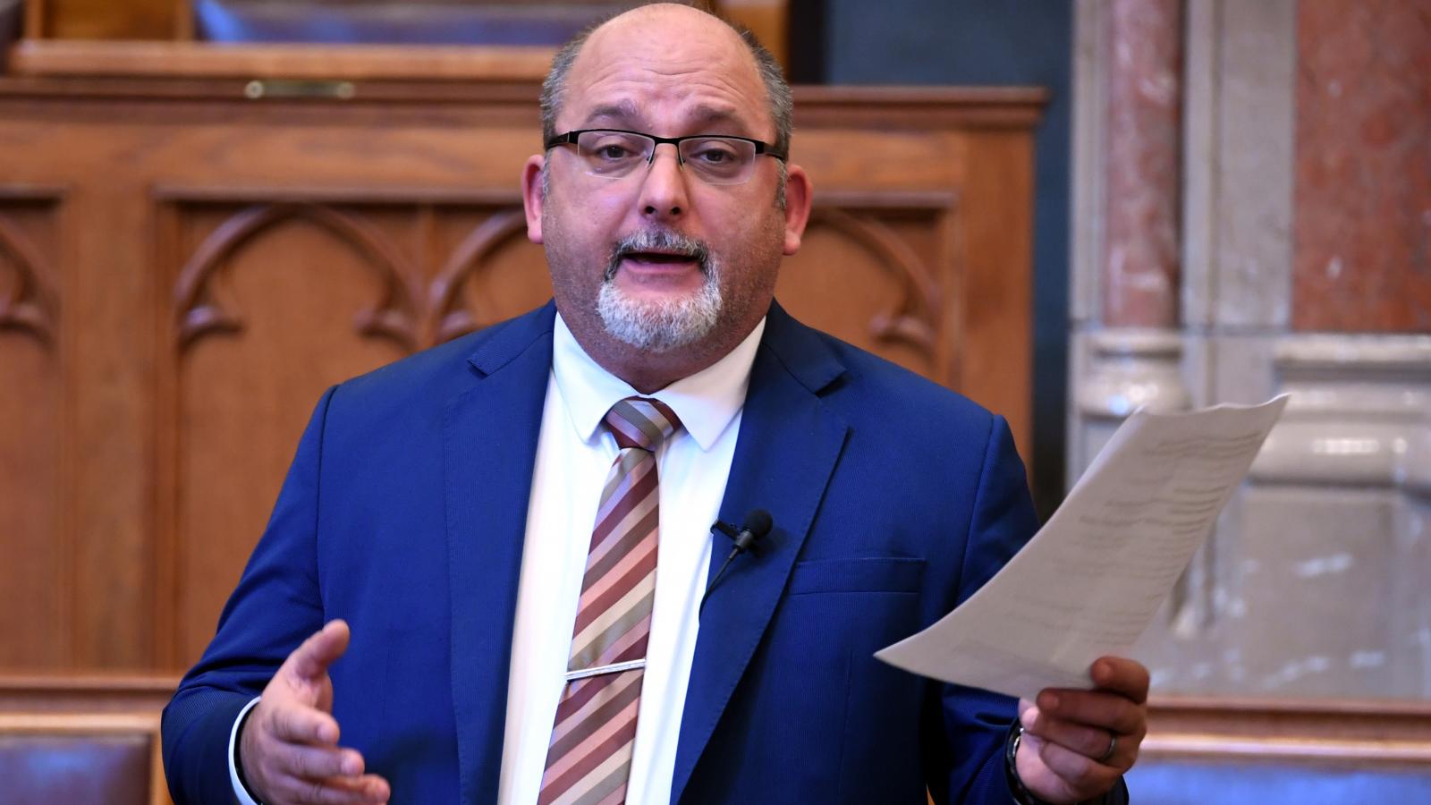 Csárdi Antal az Országgyűlés plenáris ülésén szeptember 30-án