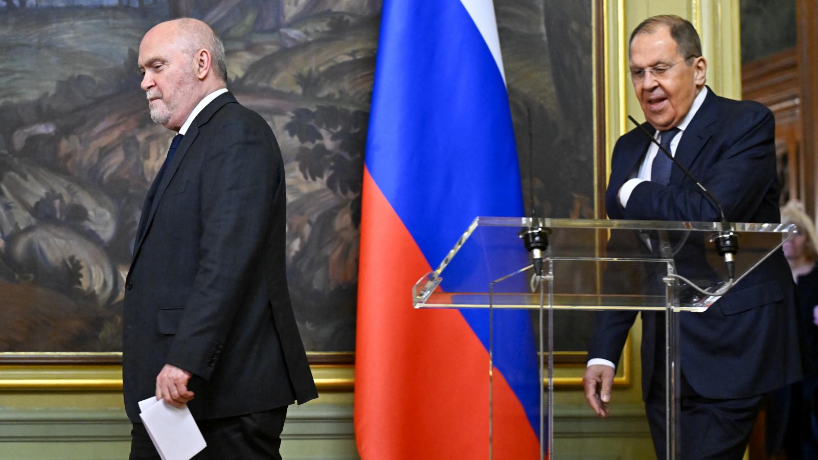 Fontos, hogy mindenre fény derüljön. Az EBESZ főtitkára, Feridun Sinirlioglu és Szergej Lavrov orosz külügyminiszter 2025. március 11-én, Moszkvában