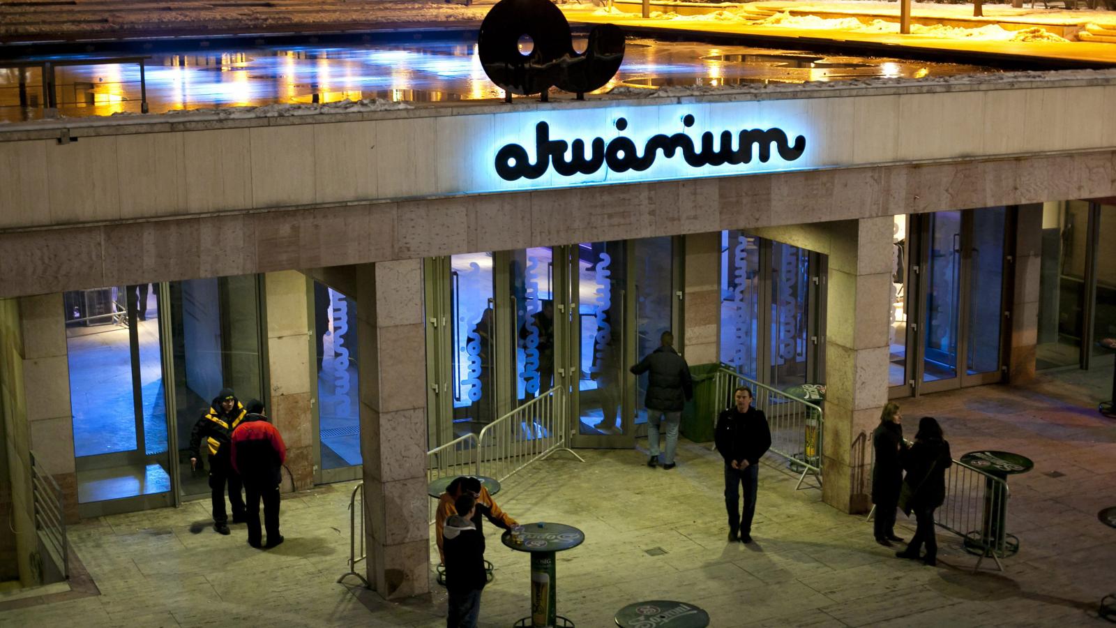 Lapzártánkkor érkezett a hír, nem zár be az Akvárium átmenetileg sem, profilváltáson, fejlesztésen esik át