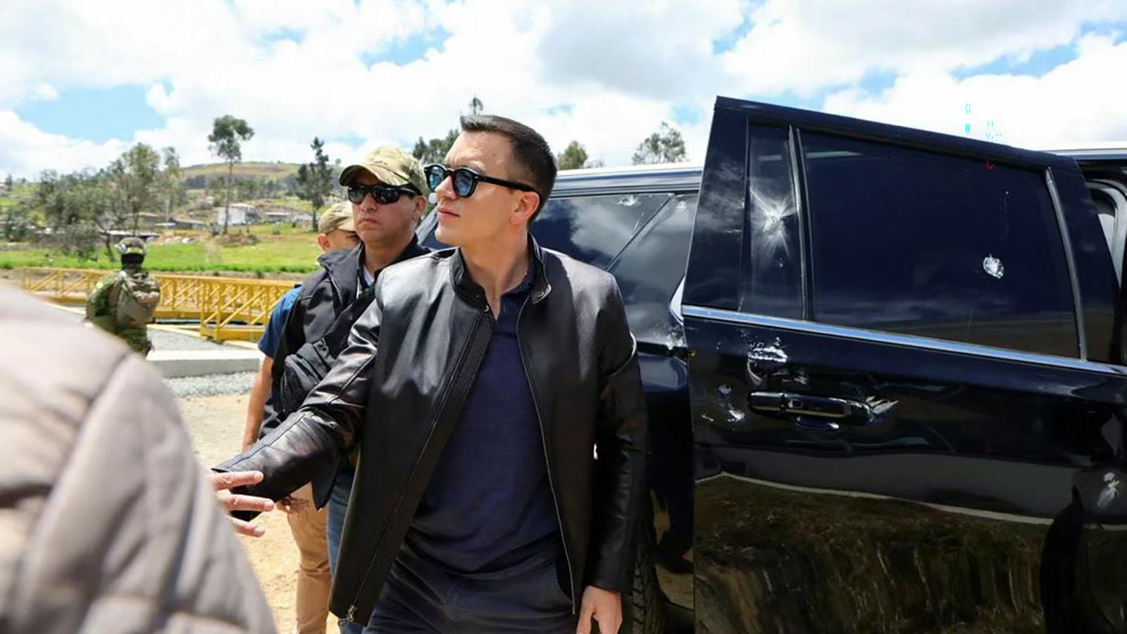 Daniel Noboa ecuadori elnök 2025. október 7-én Cañarban, Ecuadorban.