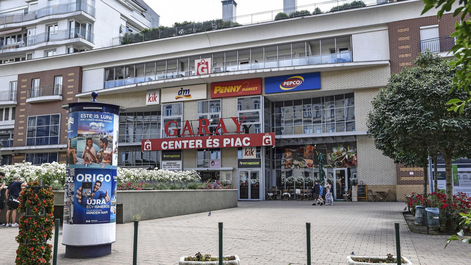 A Garay téren nehéz lenne bulihelyet nyitni, mert ott tíz órakor be kell zárni a vendéglátóhelyeknek