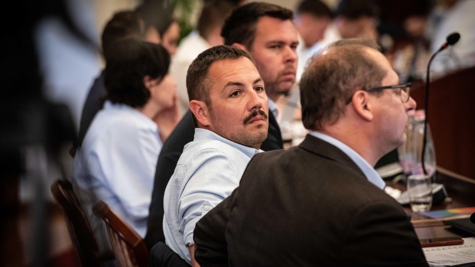 Gál József (középen), a szabálytalanságokat feltáró vizsgálóbizottság elnöke