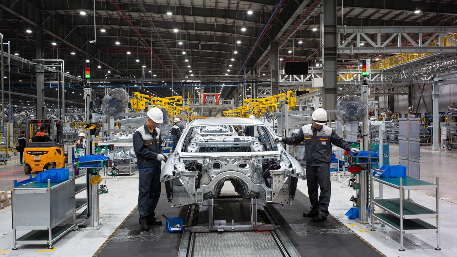 Ha nem jön a gazdasági fellendülés, jövőre jöhetnek a felmondások