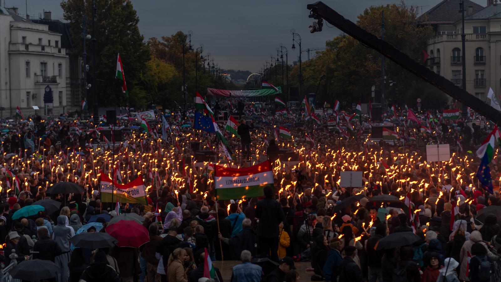 A Tisza Párt október 23-i tüntetésén többen lehettek, mint a békemeneten