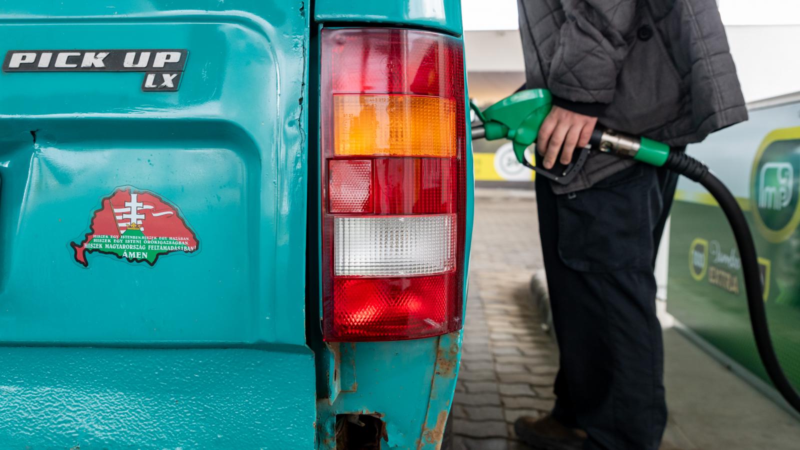 Sokat lenyelnek a nagykereskedelmi áremelésekből a benzinkutak