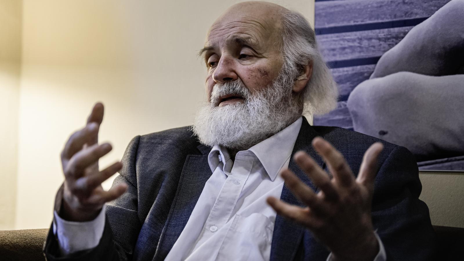 Az ügyészség által kért felfüggesztett börtön abban az esetben áll fenn, ha beismeri a „bűnt”. Iványi azonban nem óhajtja beismerni