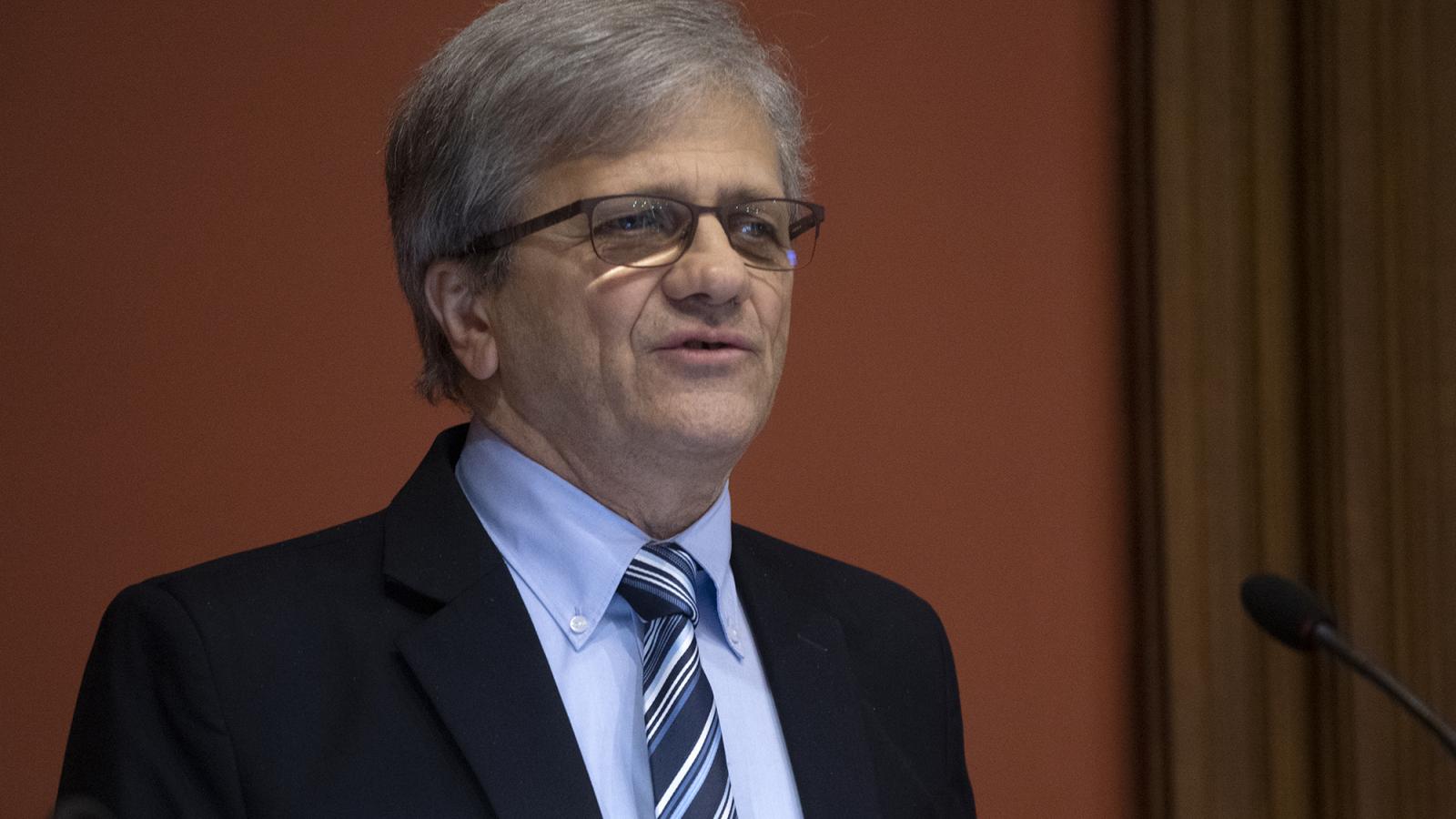 Hoffmann
István: a Kárpát-
medencébe
érkező magyarság
olyan helyen
települt le, ahol
más nyelvű népek
is éltek, akik
már korábban
nevet adtak a táj
egyes elemeinek