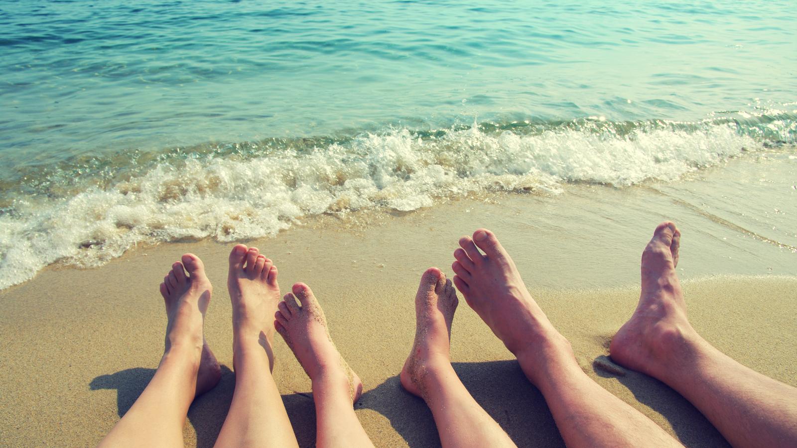 Ami a tengerparton akár természetes is lehet, az az utcán bizarr és büntetendő