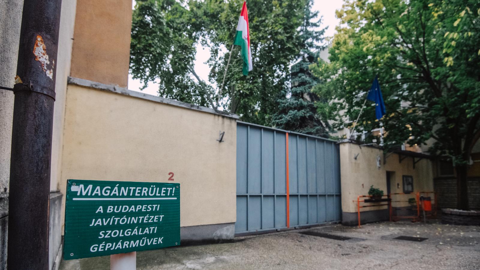 A Szőlő utcai javítóintézet bejárata