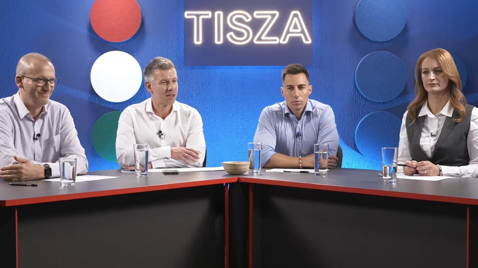 Magyar Péter és alelnökei, Tarr Zoltán, Radnai Márk és Forsthoffer Ágnes az előválasztáson nyertes jelölteket bejelentő műsorban