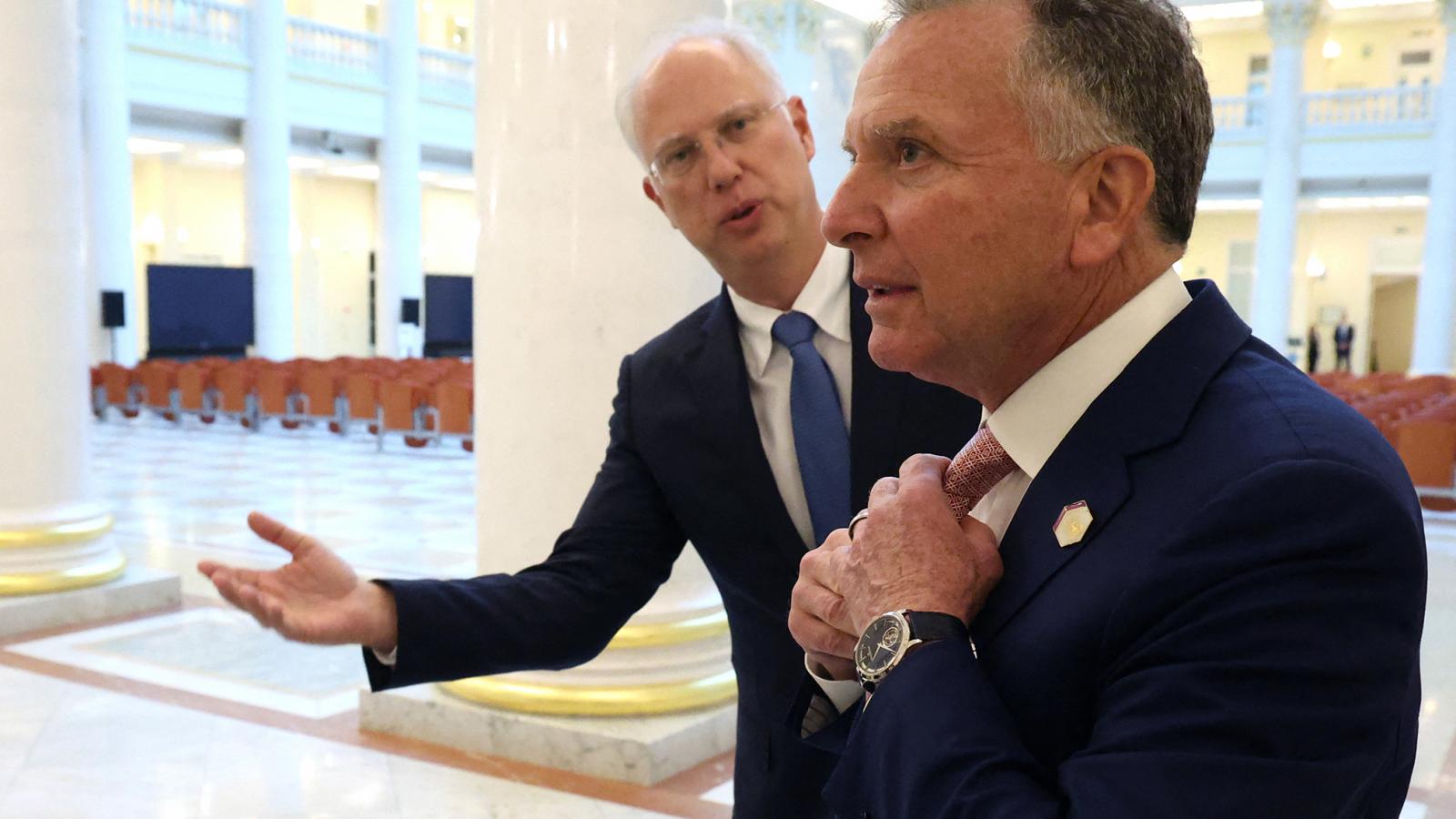 Pikáns ingatlanügyek és nem igazán átlátható üzletek után a világpolitika boszorkánykonyhájában talált egymásra Steve Witkoff (jobbra) és Kirill Dmitrijev