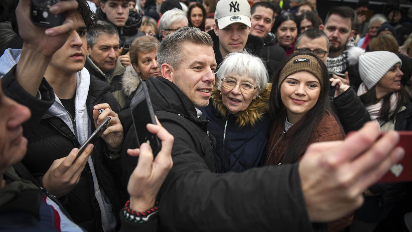 A Tisza Párt elnöke megközelíthető – ellentétben Orbánnal