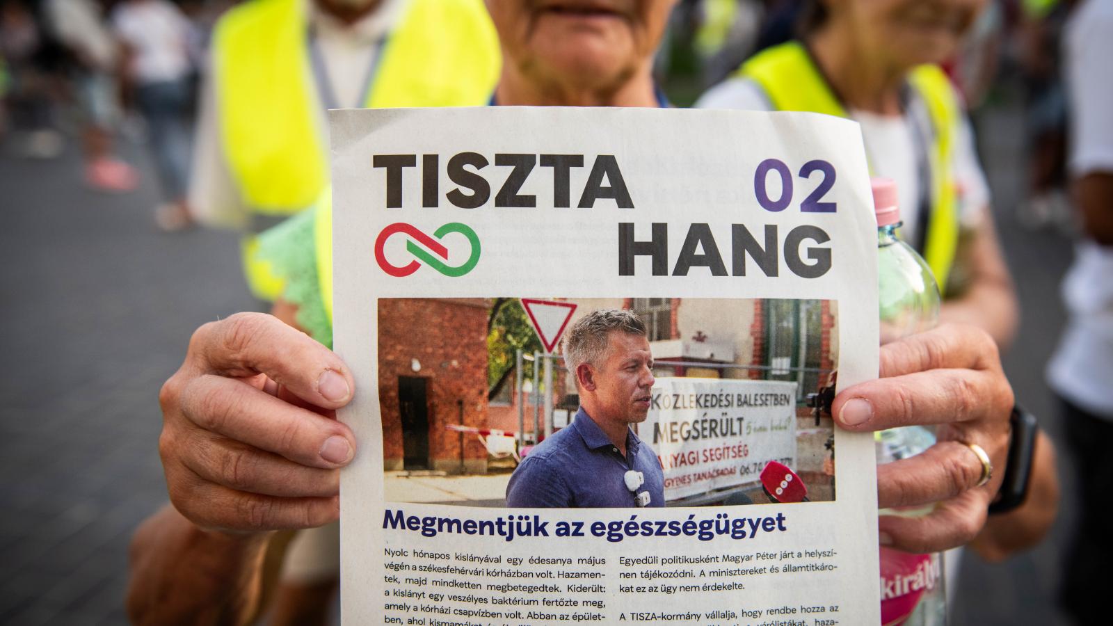 Ez az újság édeskevés ahhoz, hogy meggyőzze az idős Fidesz-­szavazókat – vélte egy nyilatkozónk