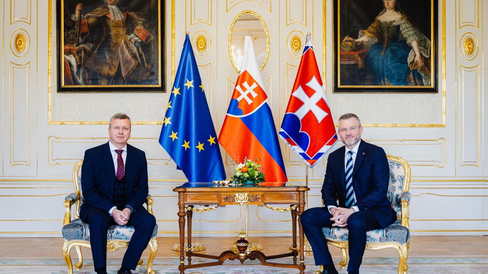 Forró Krisztián és Peter Pellegrini a nemzetiségi tanácsadói kinevezés alkalmával