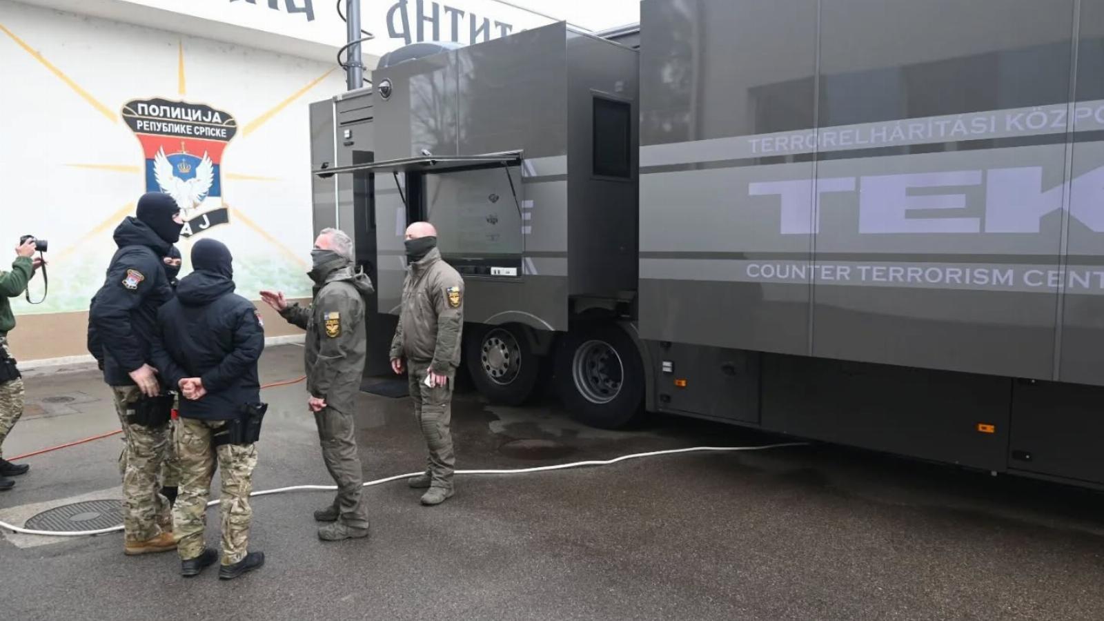 A TEK mobil központja Banja Lukában – külföldi „akciózásra” jogosították fel a szervezetet