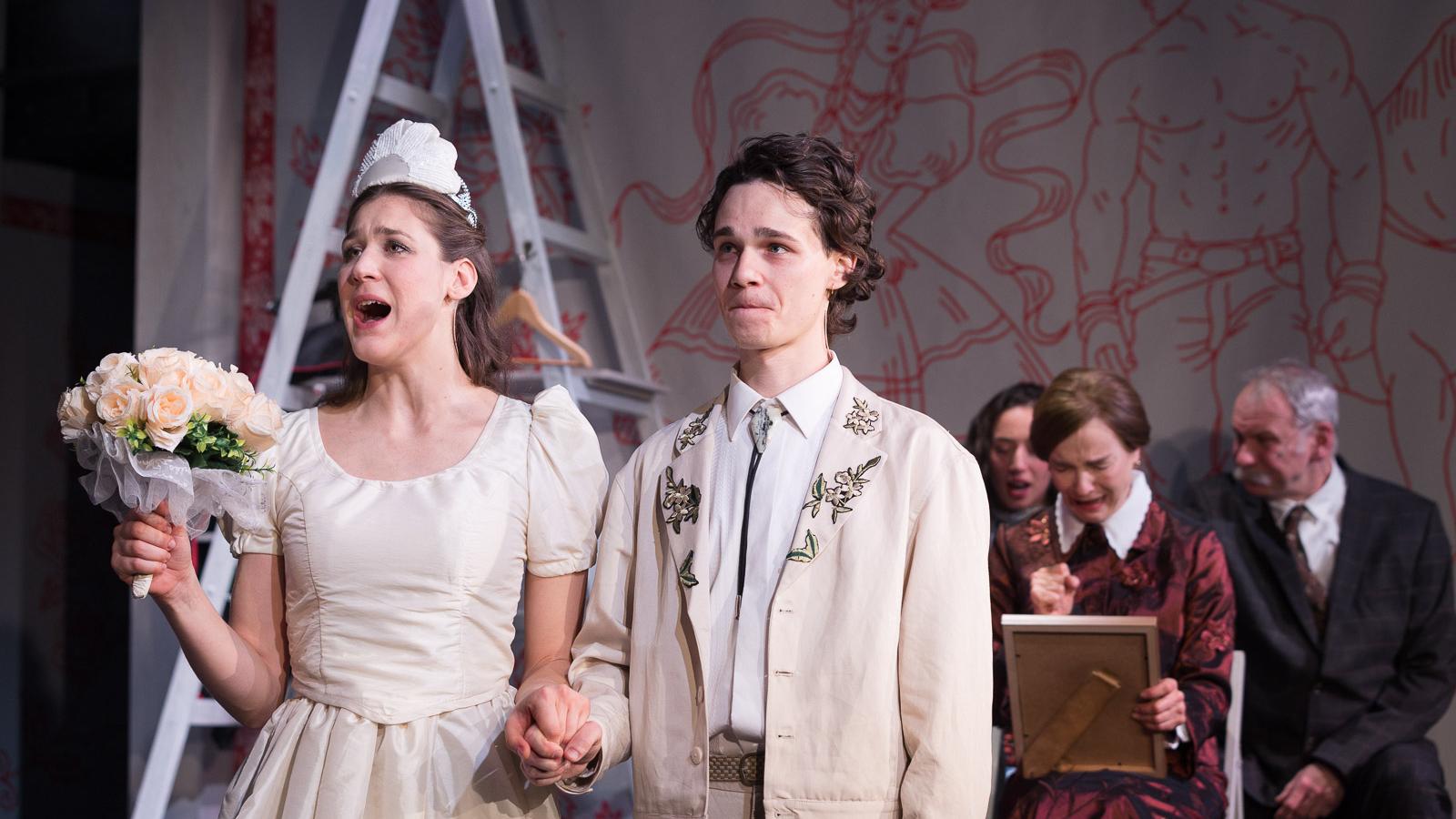 Kádár Kinga és Katona Péter Dániel, a háttérben Kováts Adél és Berényi Nóra Blanka