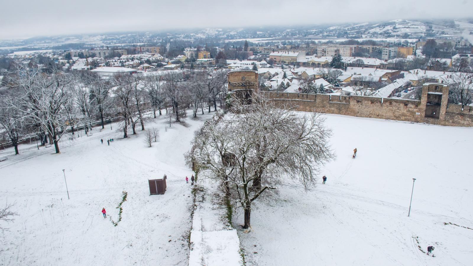 A hófedte siklósi várkert 2026. január 3-án