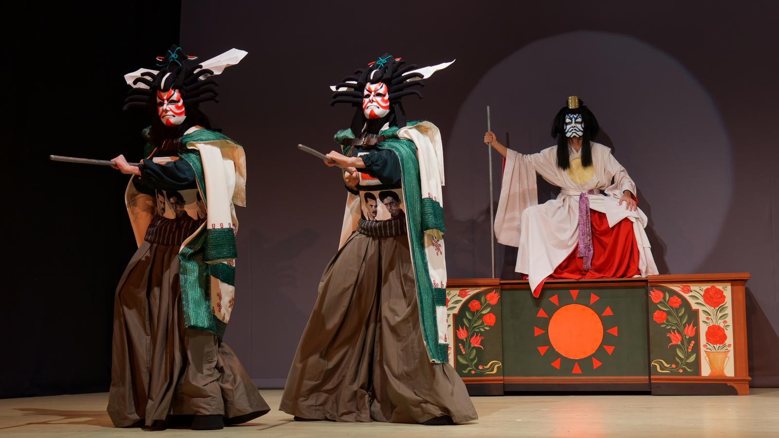 Pintér Béla és Társulata az állami támogatás elvesztésével fizeti meg a hatalmat nem kímélő előadásainak árát