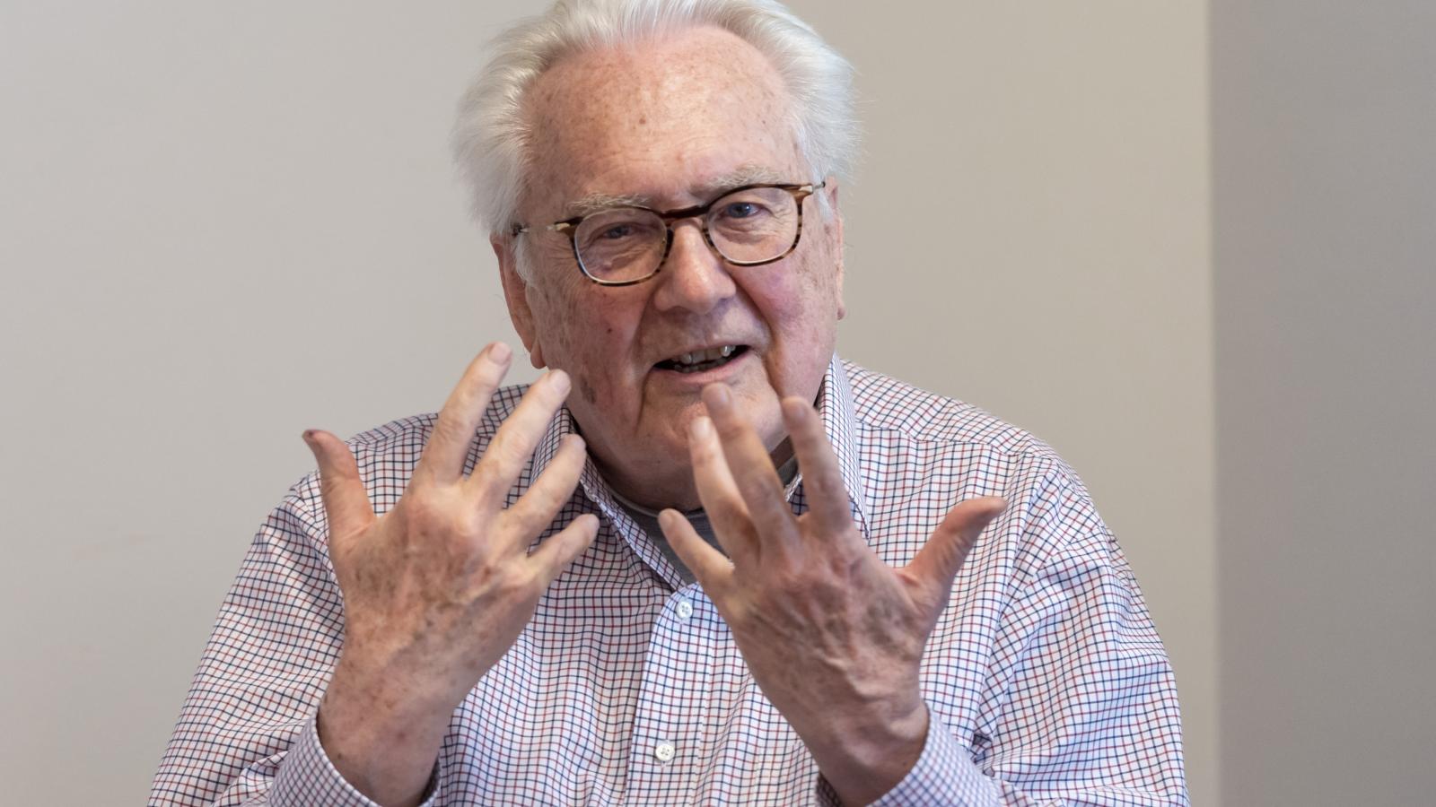 Róna Péter szerint ideje elzavarni Orbán Viktorékat