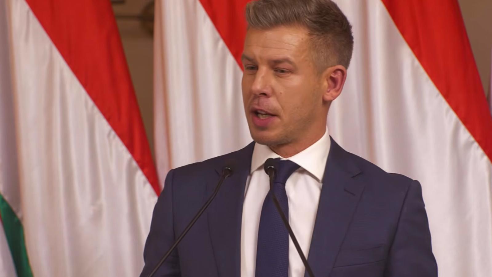 Magyar Péter a Tisza Párt évindító nemzetközi sajtótájékoztatóján január 5-én 