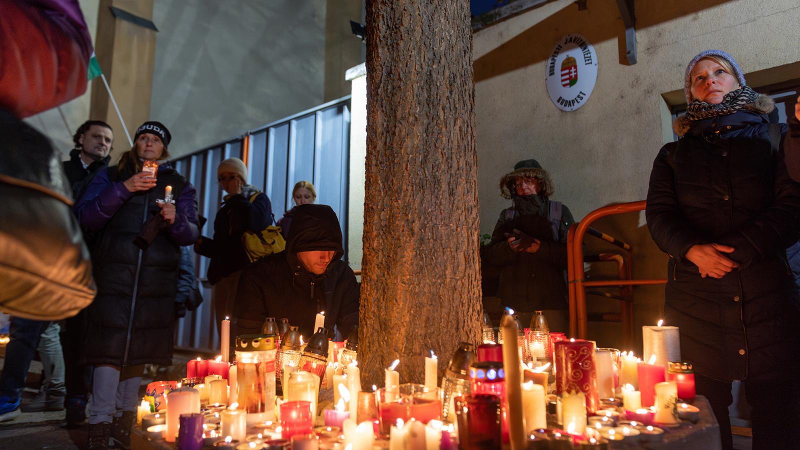 Több ezren tüntettek tavaly decemberben a Szőlő utcai intézménynél