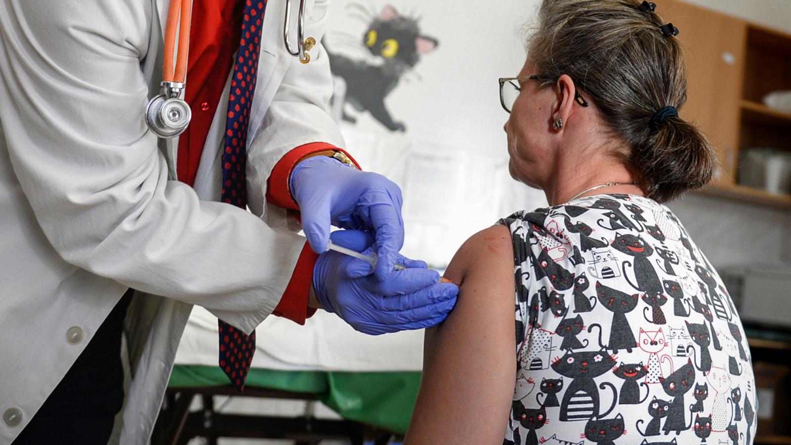 800 ezer influenzaoltás már a háziorvosoknál várja a pácienseket