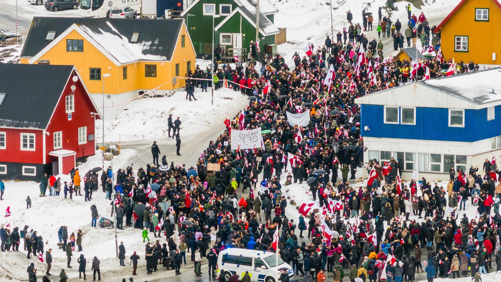 El a kezekkel Grönlandtól! – szombati demonstráció Nuukban