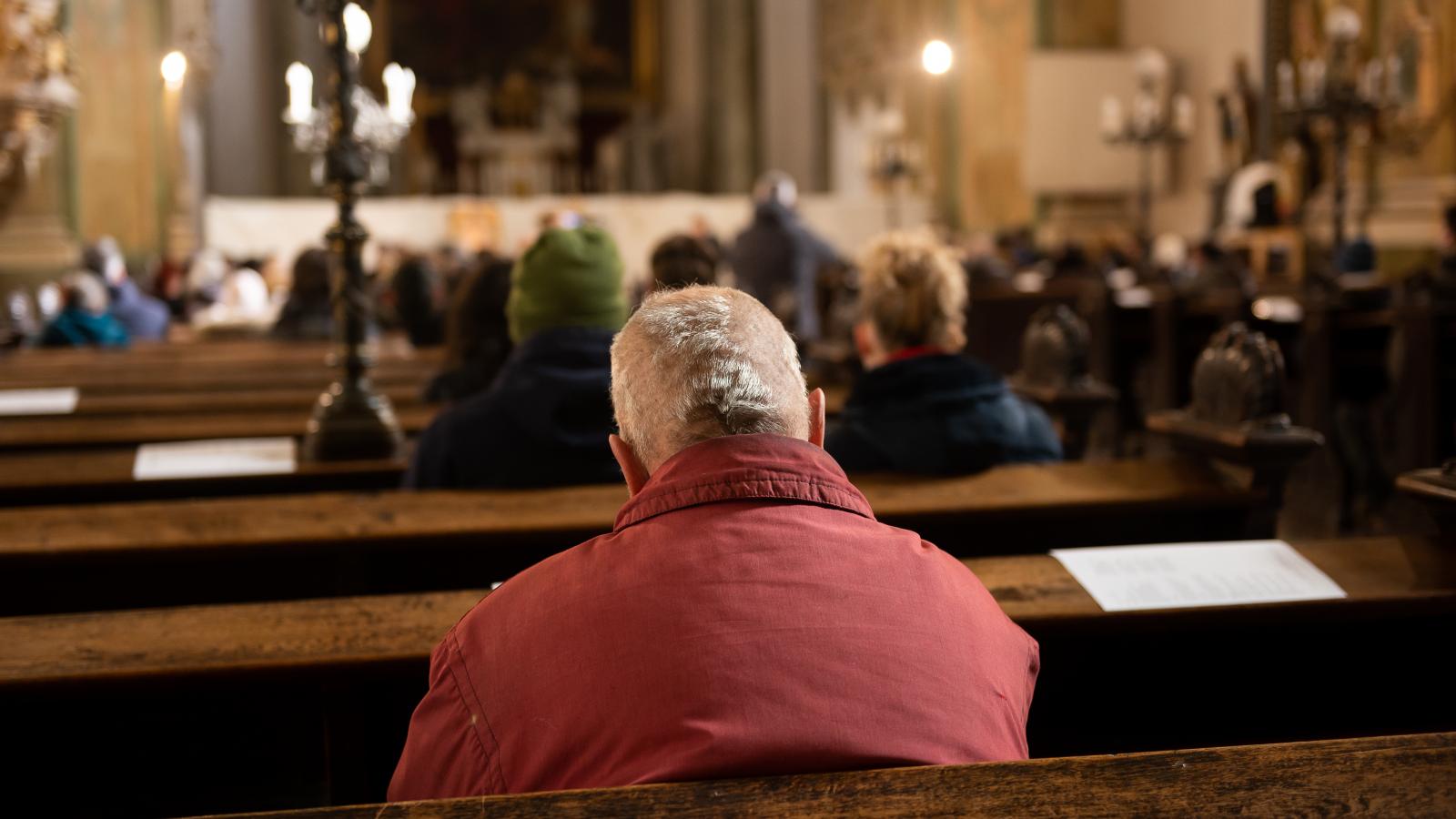 Távolságot kell tartani a politikai ideológiáktól – hívta fel a figyelmet a katolikus teológus