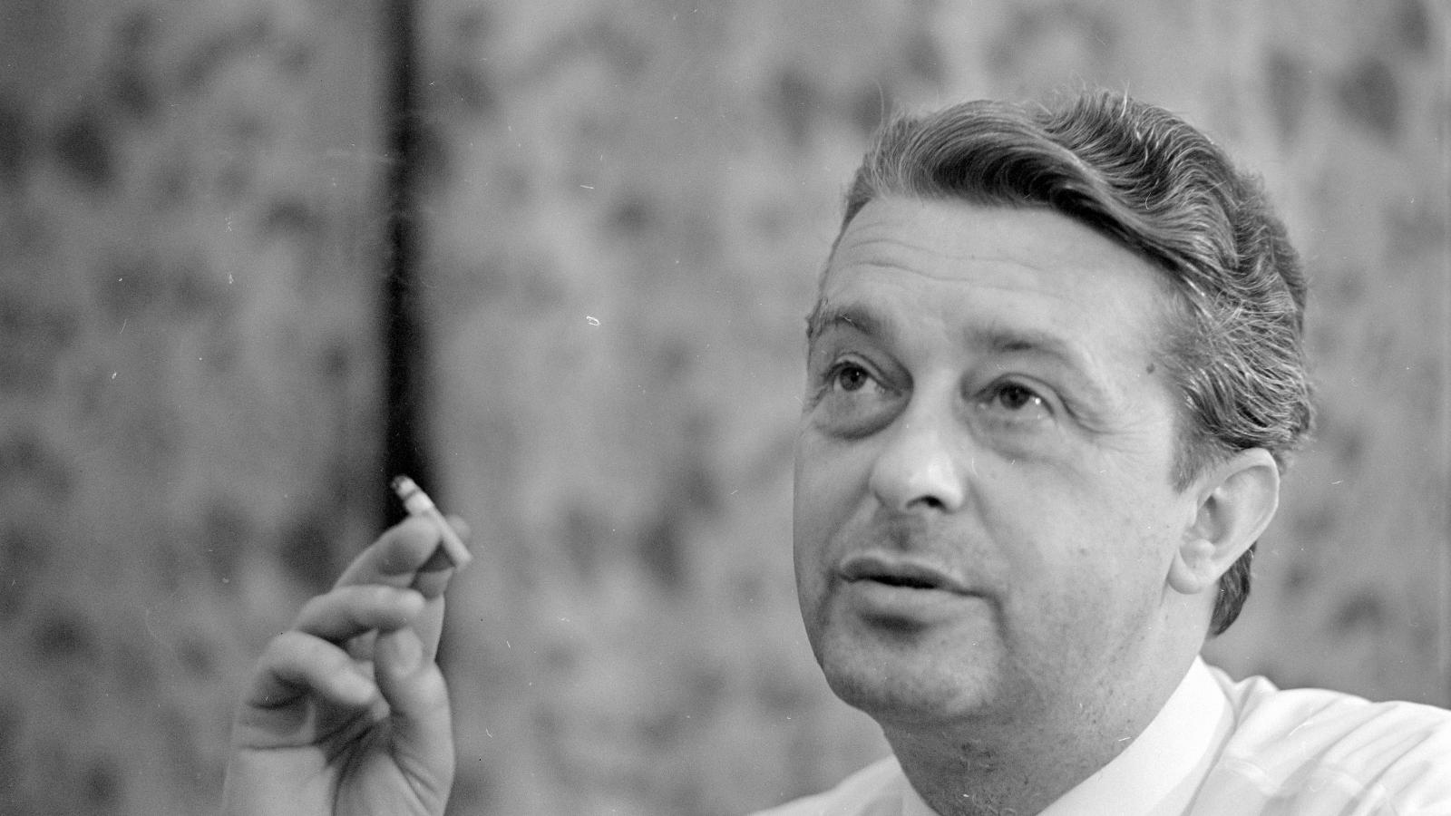 Mensáros László eleganciája, tartása, sugárzó intellektusa valóban kiviláglott az akkori időkből