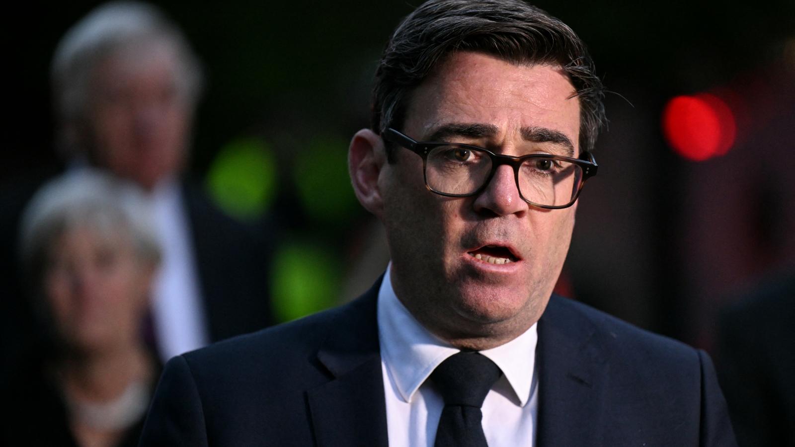 A választmány fellépése Andy Burnham manchesteri főpolgármester képviselő-jelöltsége ellen súlyosan megosztotta a Munkáspártot