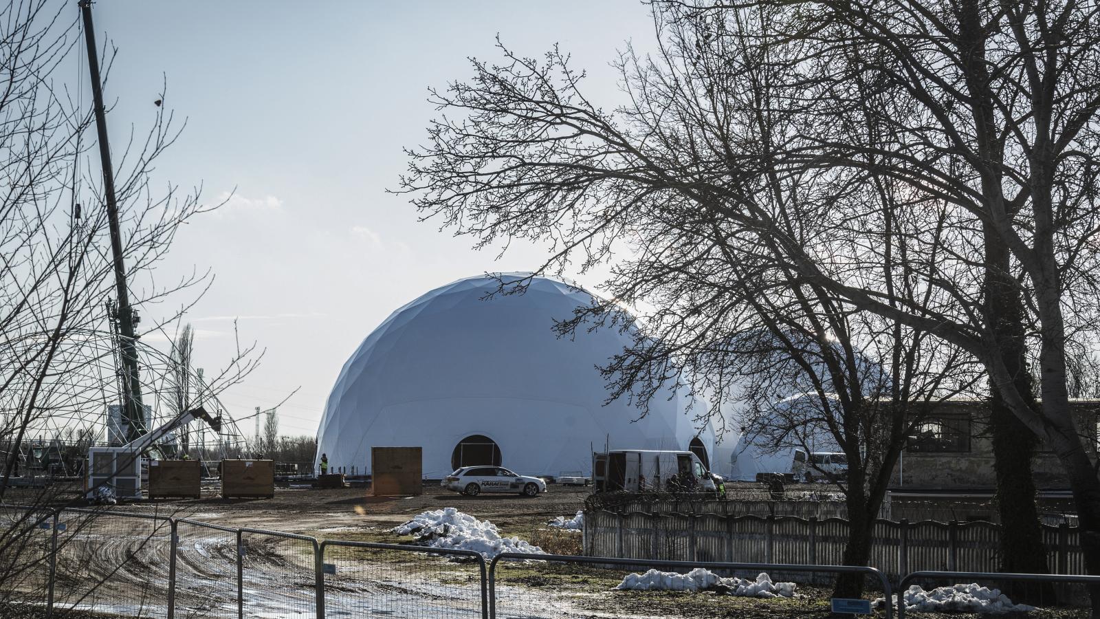 A kisebb igluk a park területén kissé túlterjeszkedve belelógnak a rákosrendezői területbe, ami viszont már a fővárosé
