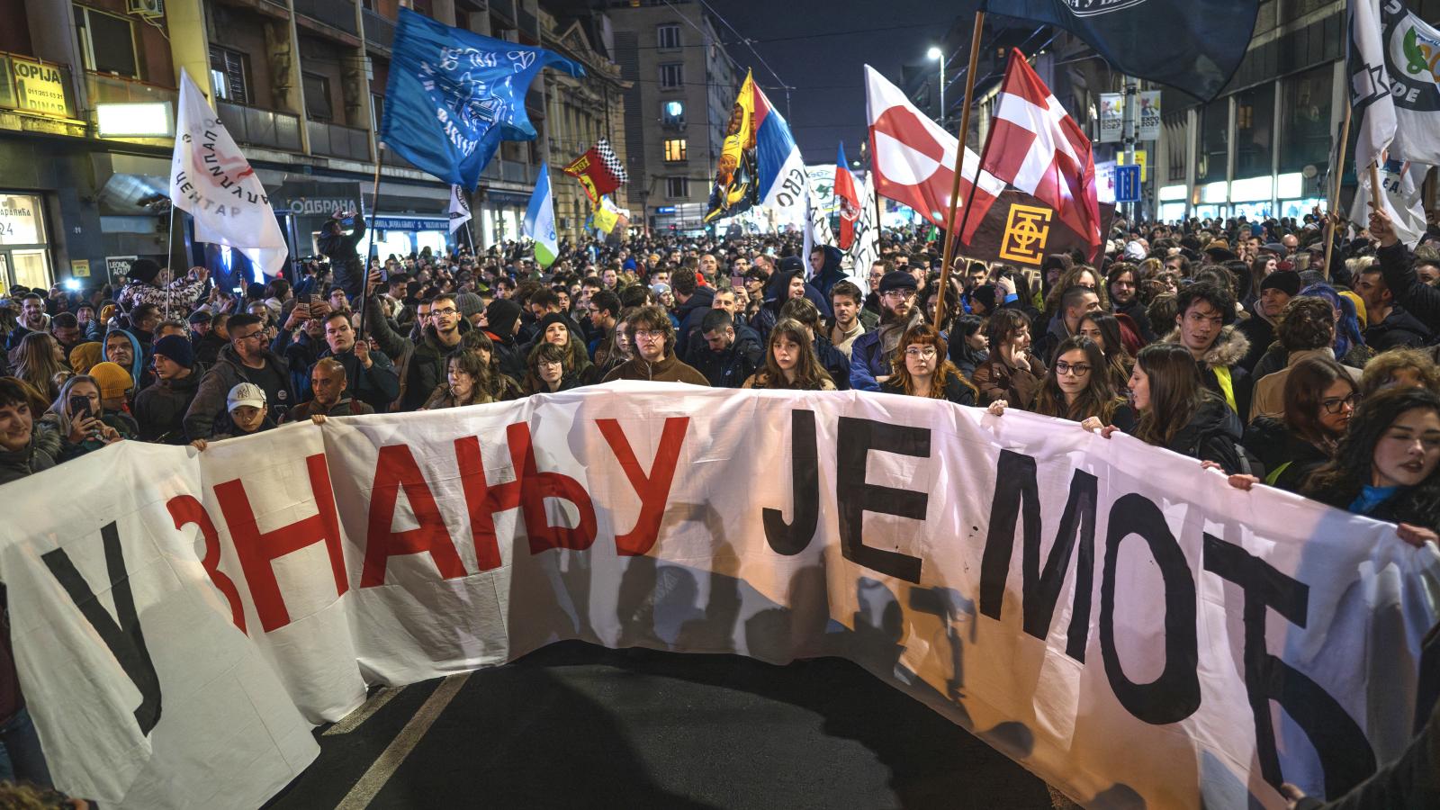 Belgrádban újra tízezreket vittek utcára a diákok a Vučić-rezsim ellen